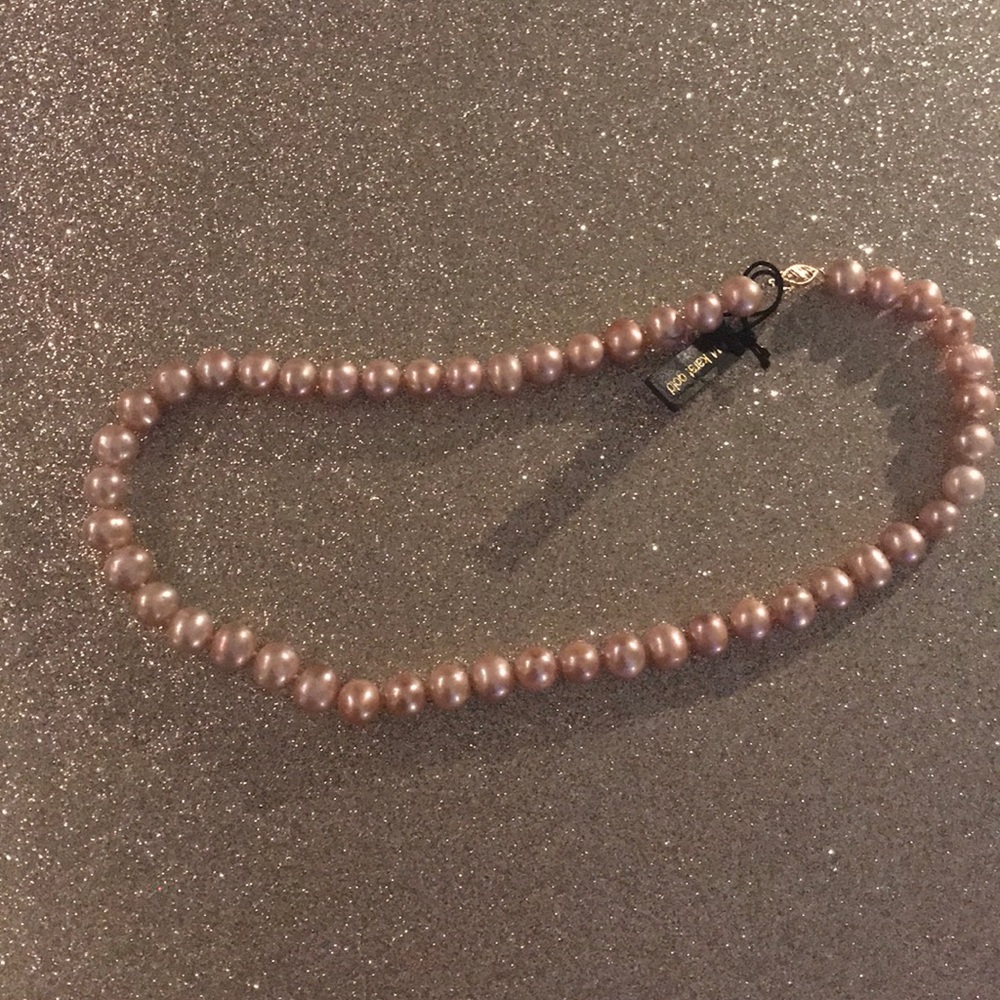 Light pink pearl necklace
